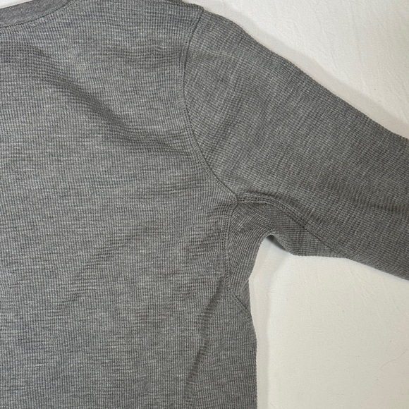 Duluth Trading Co Men's Light Gray Waffle Henley Long Sleeve - Picture 3 of 4